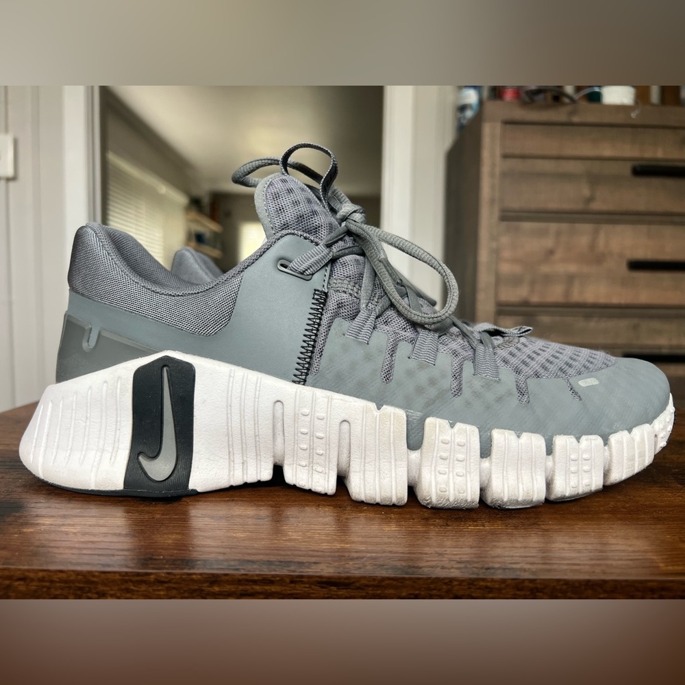 Nike Metcon Gray and White Athletic Sneakers